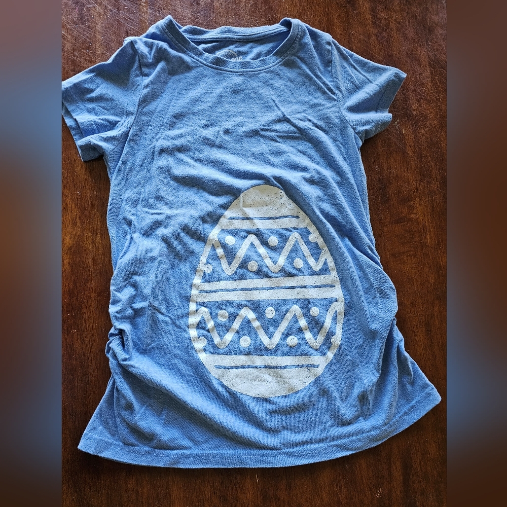 Maternity tee shirt with Easter Egg